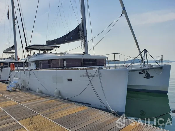 Lagoon 450 S - 4 + 2 cab. - Yacht Charter Sailica