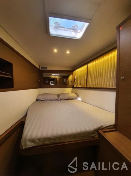 Lagoon 450 S - 4 + 2 cab. - Yacht Charter Sailica