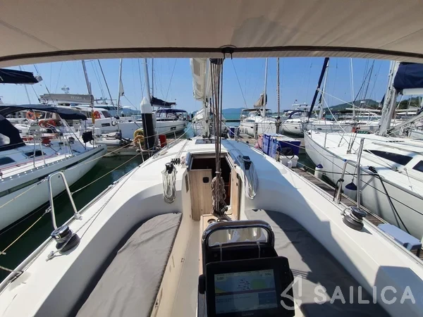 Bavaria 33 Cruiser - Yacht Charter Sailica