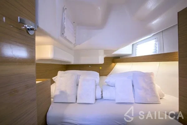 Elan 40 Impression - Yacht Charter Sailica