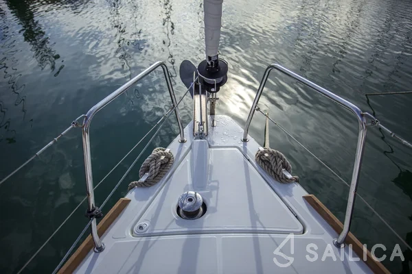 Oceanis 38.1 - Yacht Charter Sailica