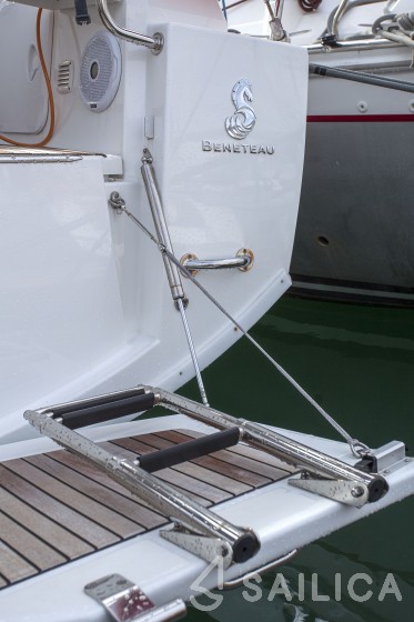 Oceanis 38.1 - Yacht Charter Sailica