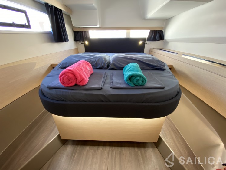 Lucia 40 - Yacht Charter Sailica