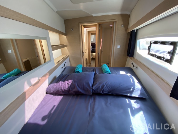 Lucia 40 - Yacht Charter Sailica