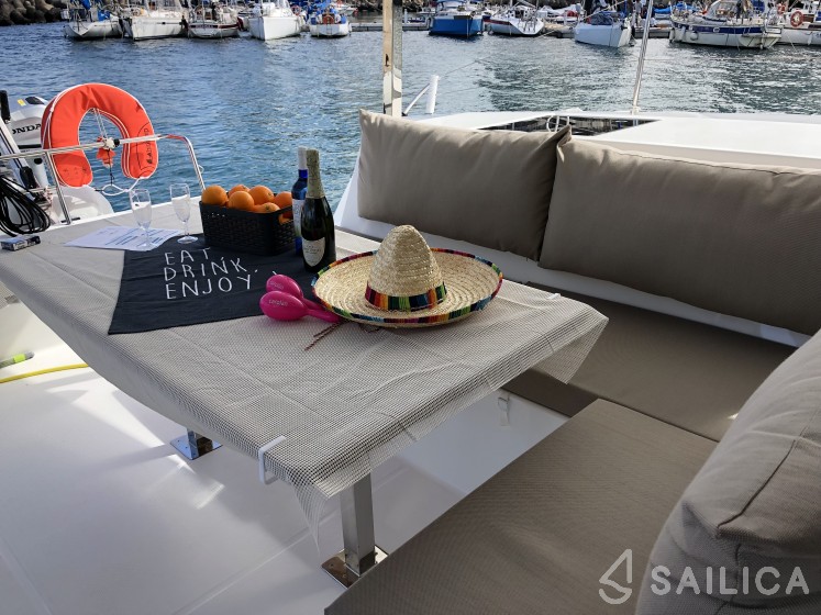 Lucia 40 - Yacht Charter Sailica