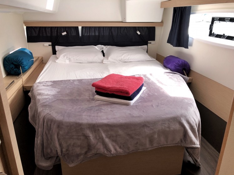 Lucia 40 - Yacht Charter Sailica