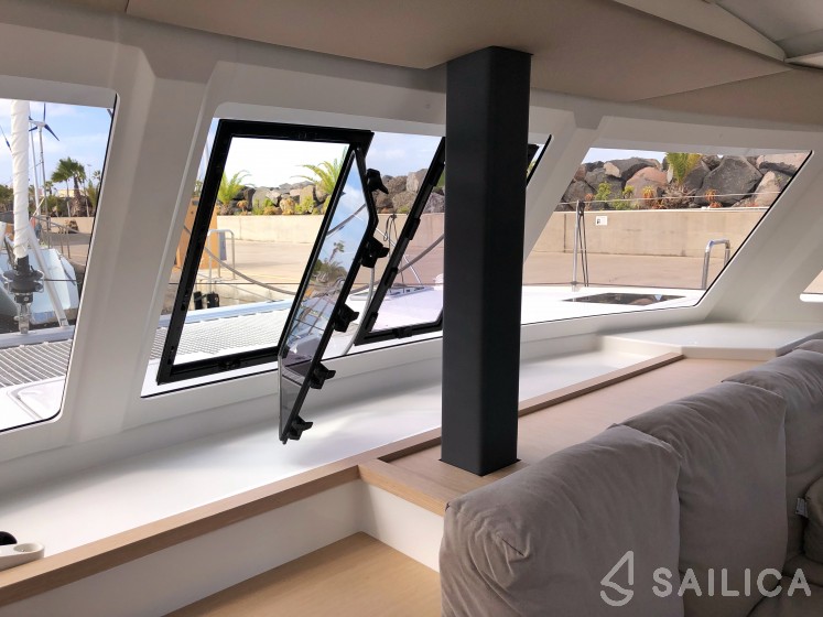 Lucia 40 - Yacht Charter Sailica