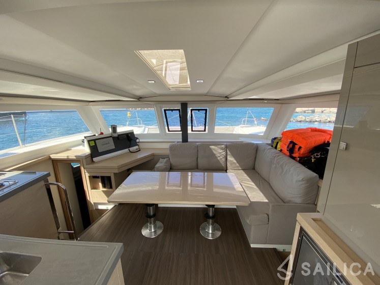 Lucia 40 - Yacht Charter Sailica