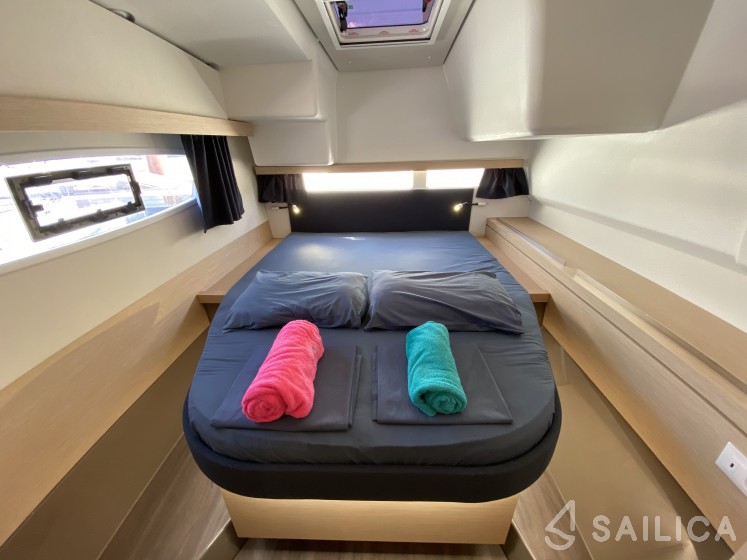 Lucia 40 - Yacht Charter Sailica