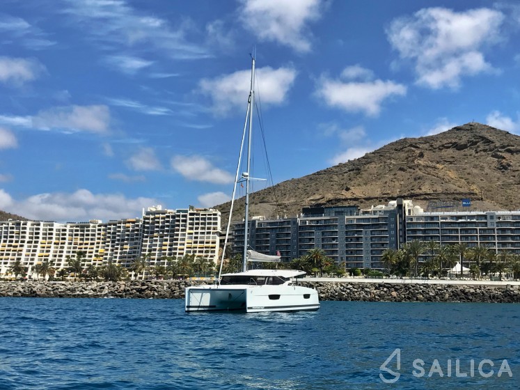 Lucia 40 - Yacht Charter Sailica