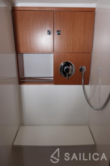 Bavaria 46 Cruiser - Yacht Charter Sailica