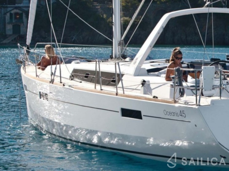 Oceanis 45 - Yacht Charter Sailica