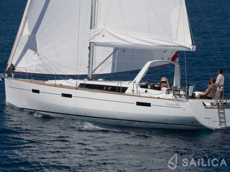 Oceanis 45 - Yacht Charter Sailica