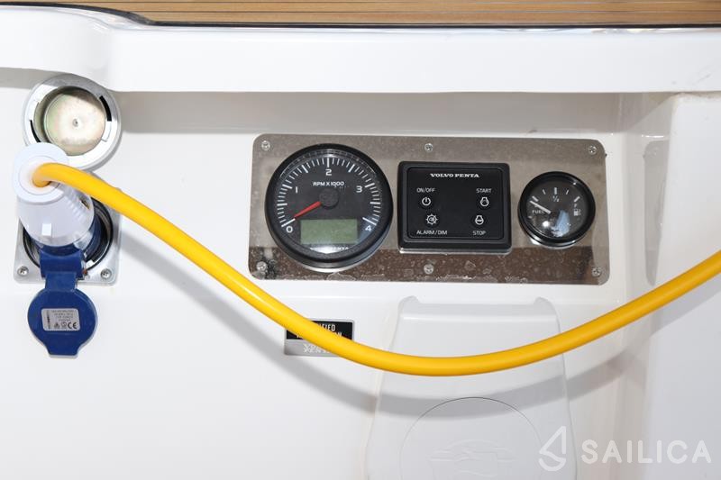 Bavaria Cruiser 46 - Yacht Charter Sailica