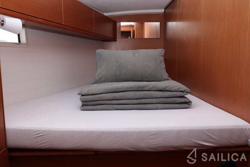 Bavaria Cruiser 46 - Yacht Charter Sailica