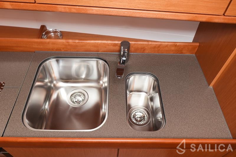 Bavaria Cruiser 46 - Yacht Charter Sailica