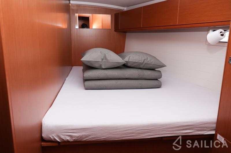 Bavaria Cruiser 46 - Yacht Charter Sailica