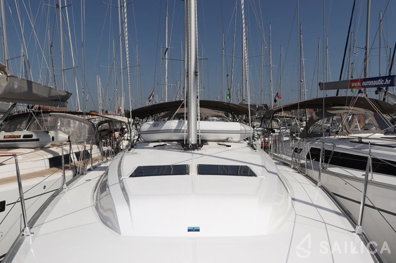 Bavaria Cruiser 46 - Yacht Charter Sailica