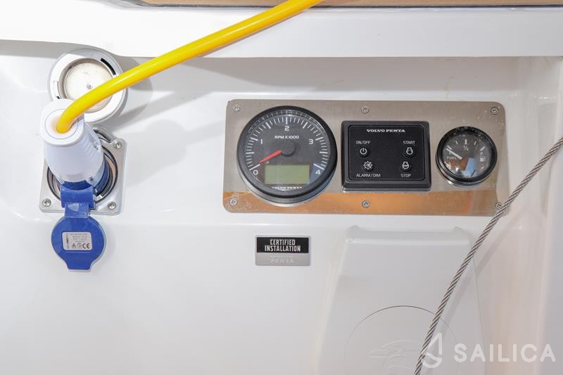 Bavaria 46 Cruiser - Yacht Charter Sailica