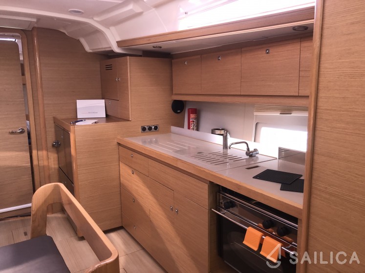 Dufour 430 - Yacht Charter Sailica