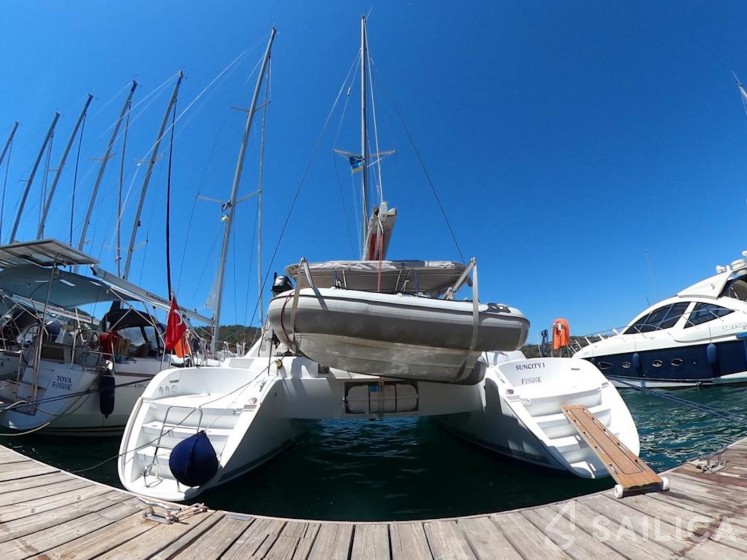 Lagoon 380 - Yacht Charter Sailica