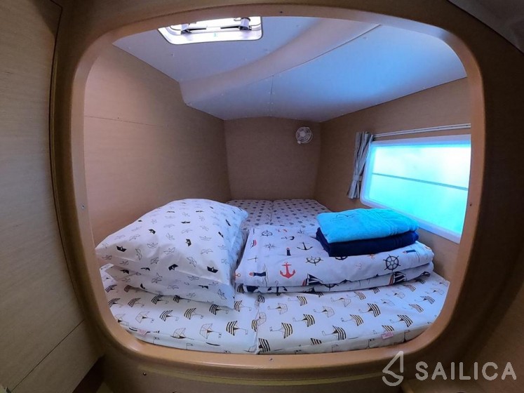 Lagoon 380 - Yacht Charter Sailica