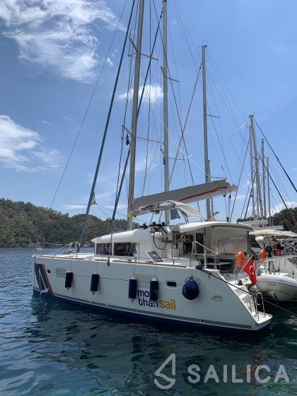 Lagoon 400 S2 - Yacht Charter Sailica