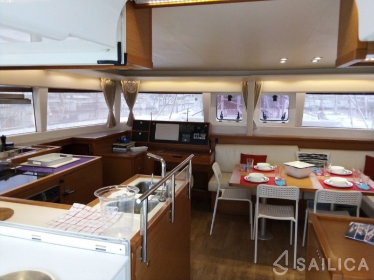 Lagoon 450 - Yacht Charter Sailica