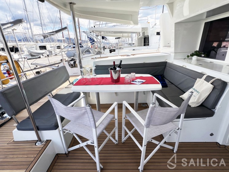 Lagoon 450 - Yacht Charter Sailica
