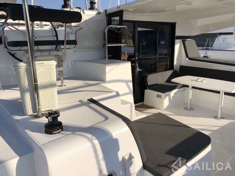 Lagoon 42 - Yacht Charter Sailica
