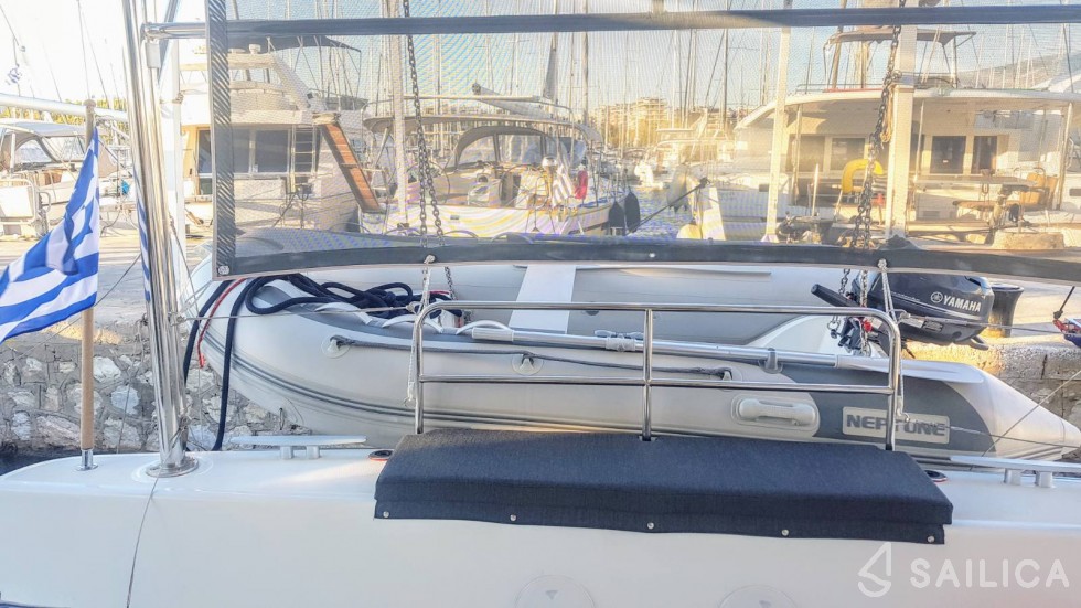 Lagoon 42 - Yacht Charter Sailica