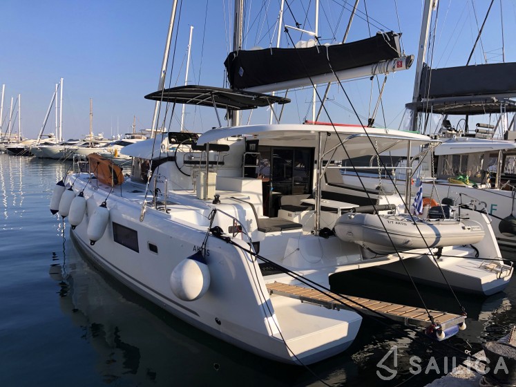 Lagoon 42 - Yacht Charter Sailica