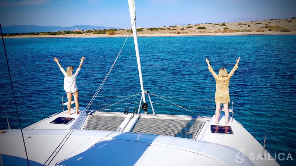 Lagoon 42 - Yacht Charter Sailica