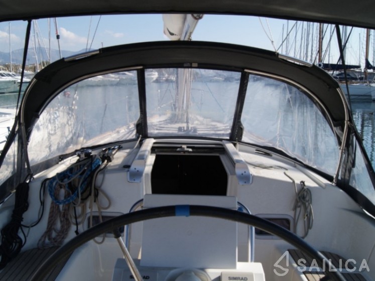 Oceanis 37 - Yacht Charter Sailica