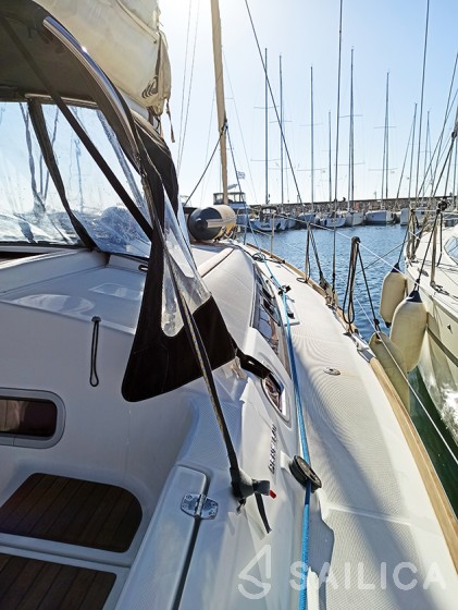 Oceanis 37 - Yacht Charter Sailica