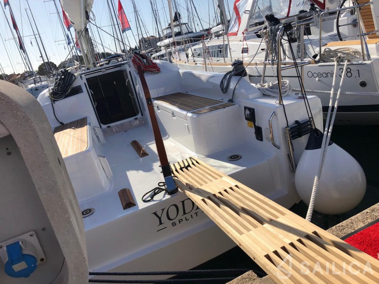 Oceanis 30.1 - Yacht Charter Sailica