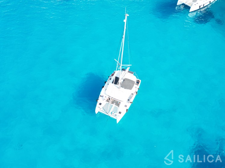 Lagoon 42 - Yacht Charter Sailica