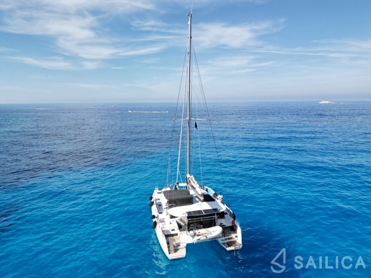 Lagoon 42 - Yacht Charter Sailica