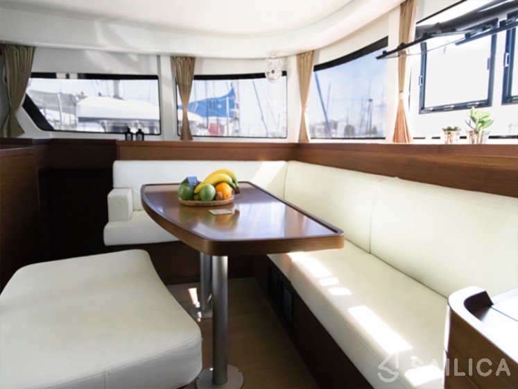 Lagoon 42 - Yacht Charter Sailica