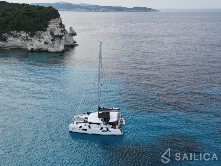 Lagoon 42 - Yacht Charter Sailica