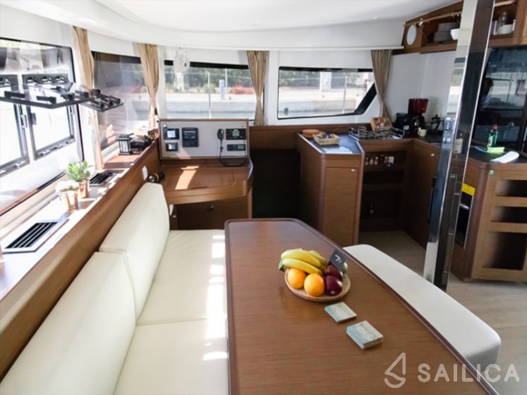 Lagoon 42 - Yacht Charter Sailica