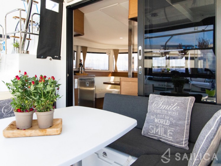 Lagoon 42 - Yacht Charter Sailica