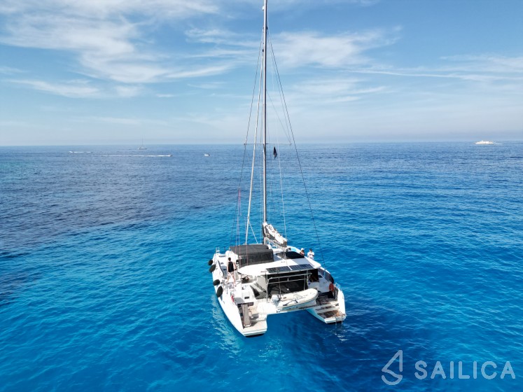 Lagoon 42 - Yacht Charter Sailica