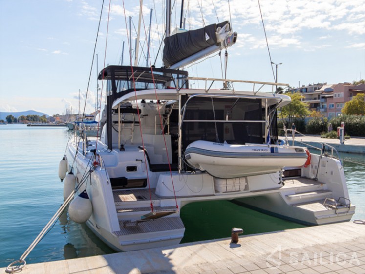 Lagoon 42 - Yacht Charter Sailica