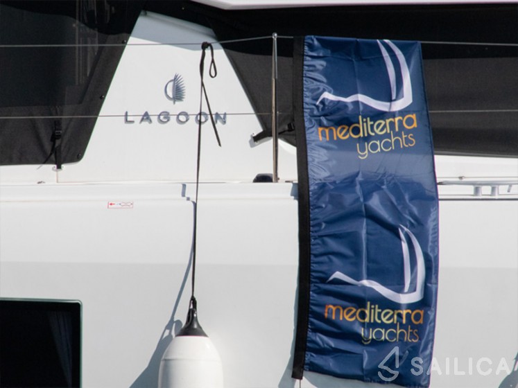 Lagoon 42 - Yacht Charter Sailica