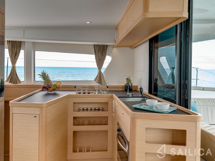 Lagoon 42 - Yacht Charter Sailica