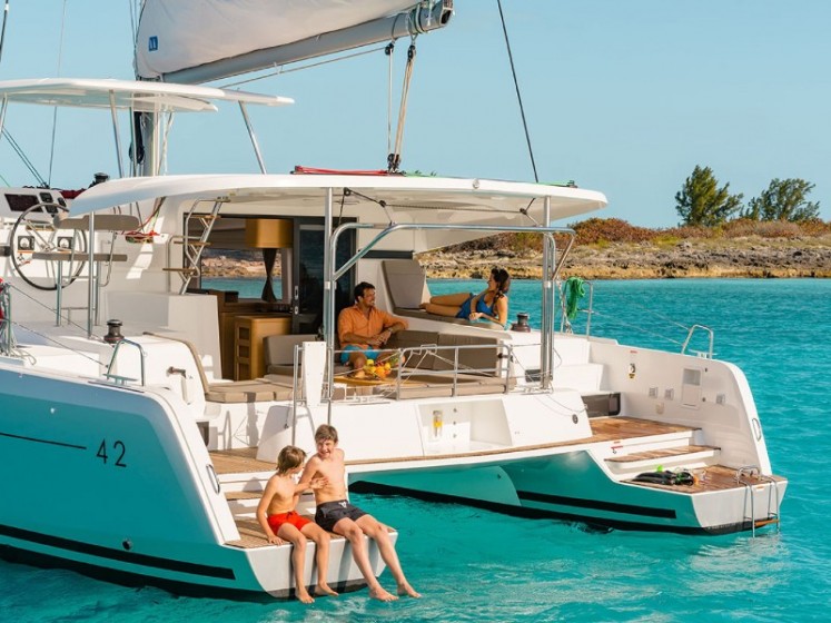 Lagoon 42 - Yacht Charter Sailica