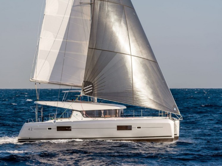 Lagoon 42 - Yacht Charter Sailica