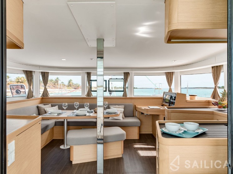 Lagoon 42 - Yacht Charter Sailica