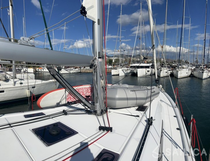 Oceanis 40.1 - Yacht Charter Sailica